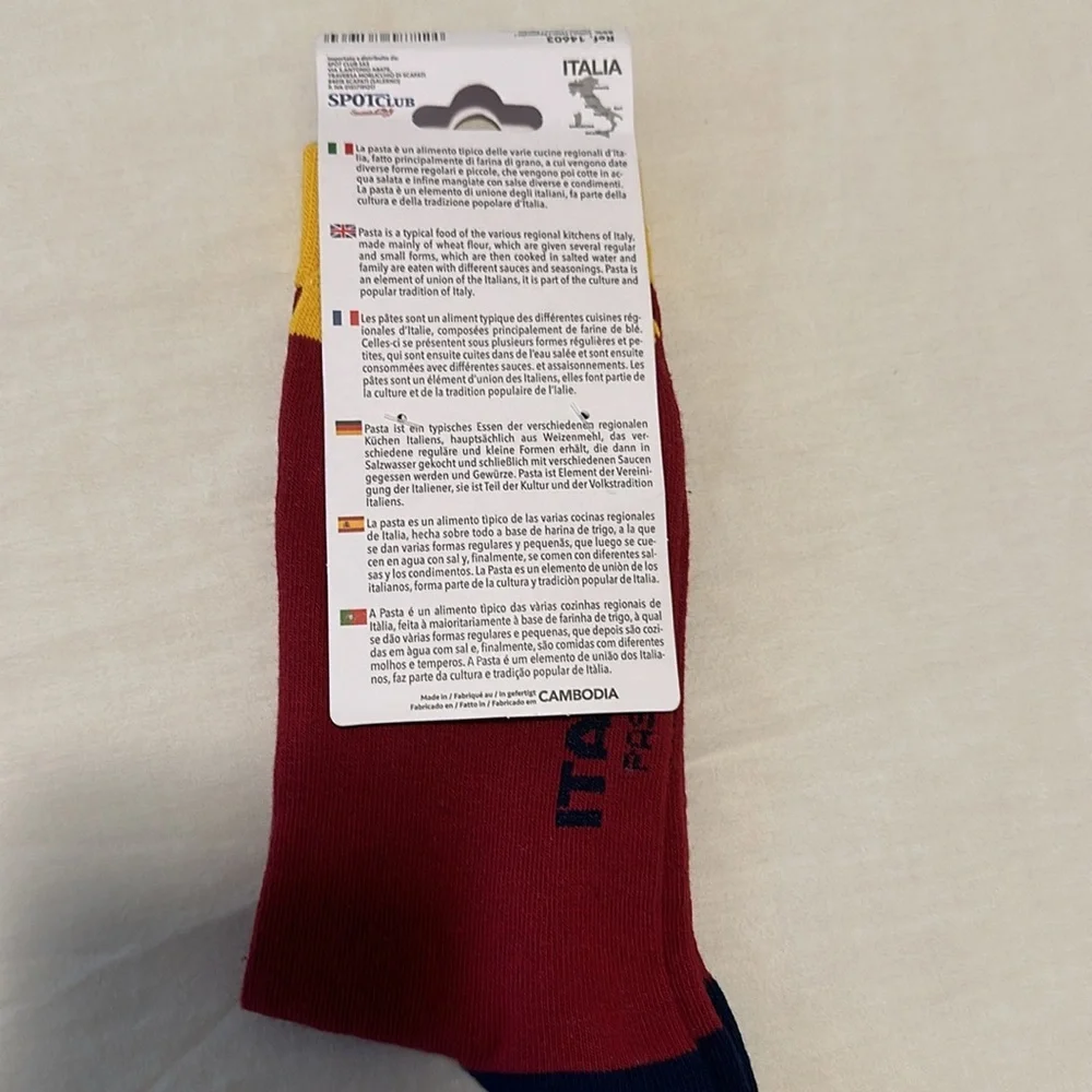 NWT RARE ‘Italia Pasta’ printed crew socks in Red OS